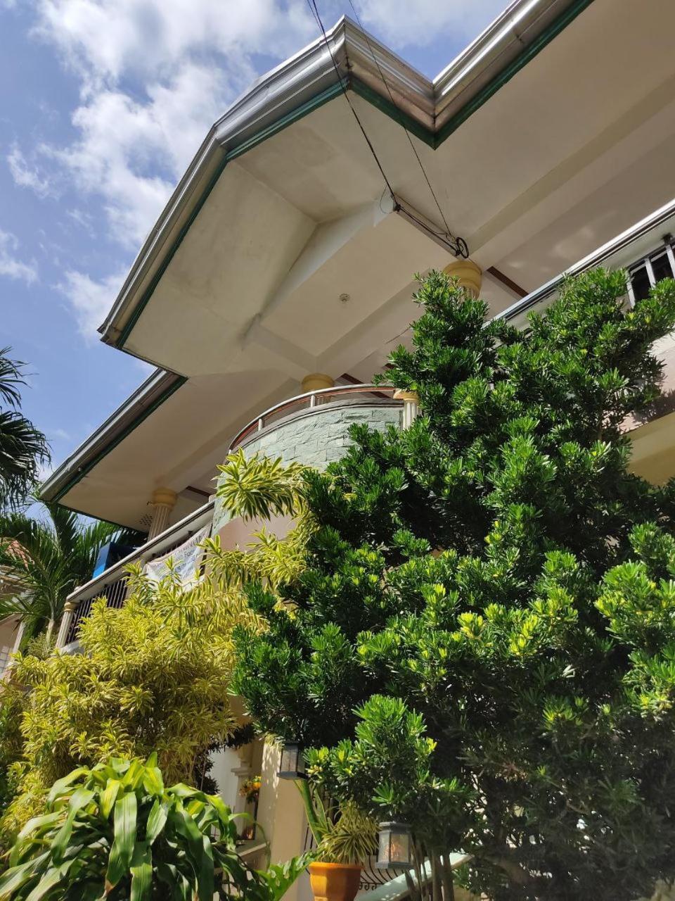 Riverside At Aninuan Accommodation And Food Puerto Galera Exterior foto